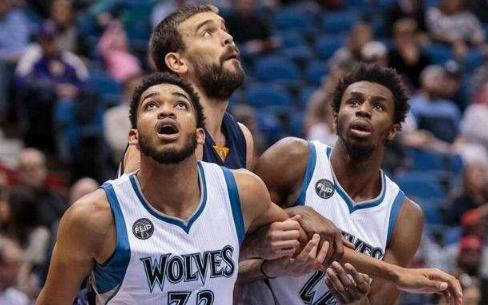 曼联主帅承受巨大压力（曼联主帅面临沉重压力）