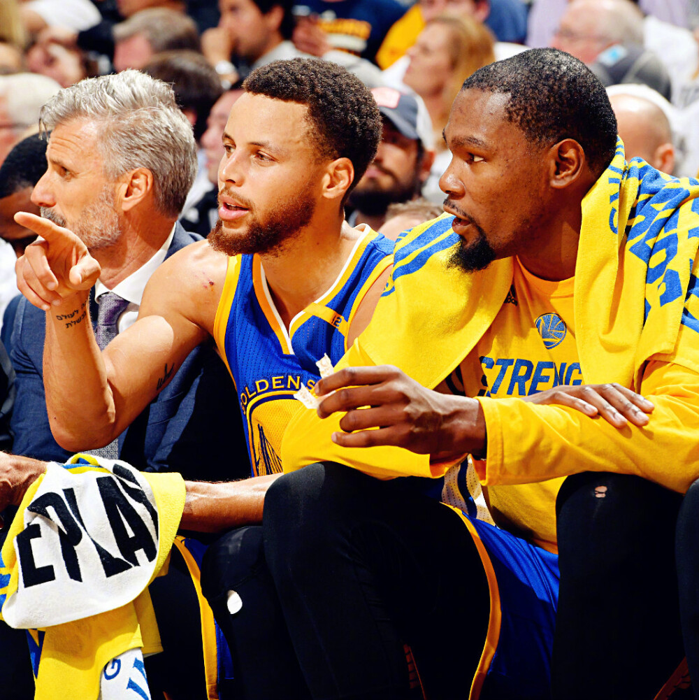 杰伦·布朗：沃尔什打得很好，但他得保持谦逊继续干脏活累活（杰伦·布朗：沃尔什表现可圈可点，但仍须谦逊并继续承担脏活累活）