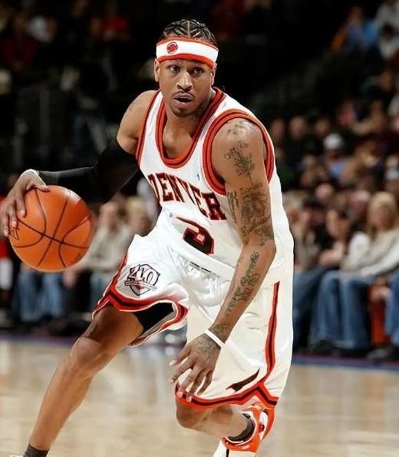 4-0！林诗栋晋级决赛对阵张本智和，向鹏输球，却收获更多加油声（4-0横扫！林诗栋闯入决赛将战张本智和，向鹏虽败收获更多喝彩）