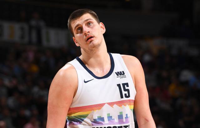 不仅依赖于 不仅依赖于